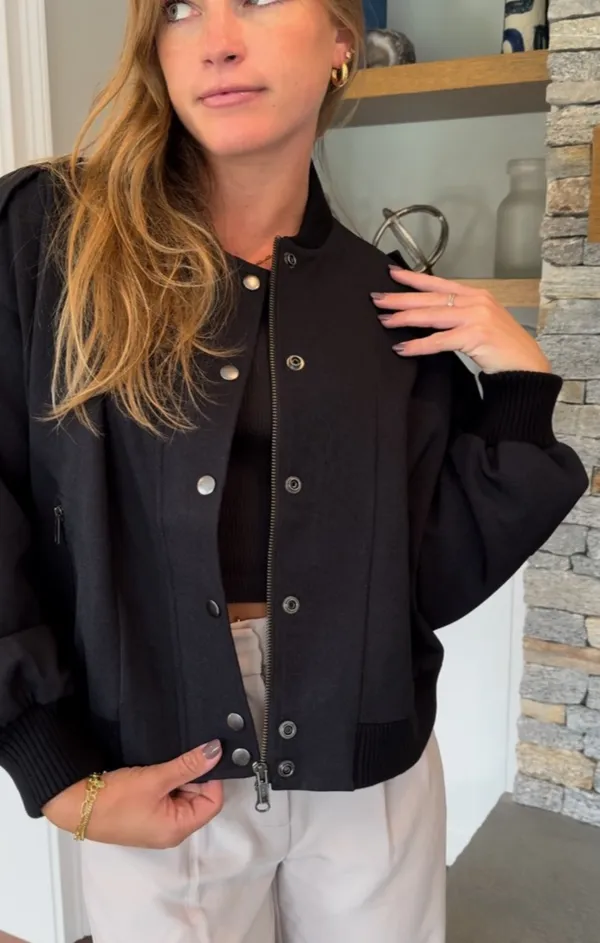 Estelle Bomber