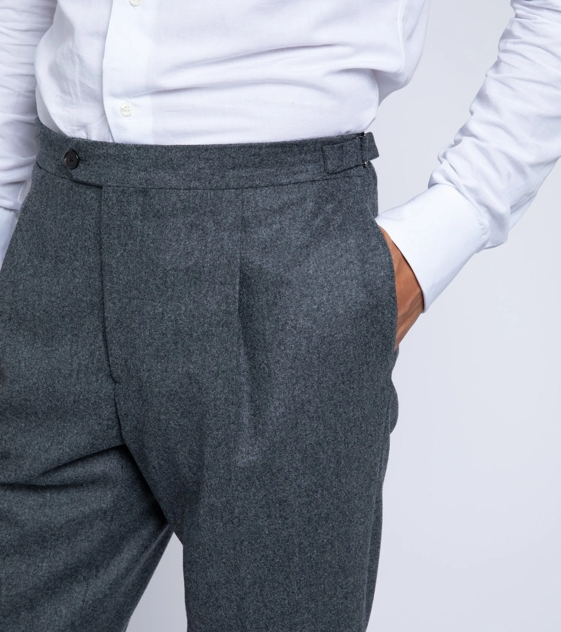 Trunk Winsley Single Pleat Wool Flannel Trousers: Charcoal